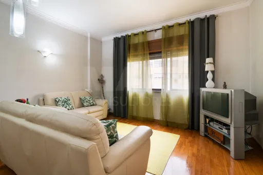 Apartamento T1 no centro de Benfica