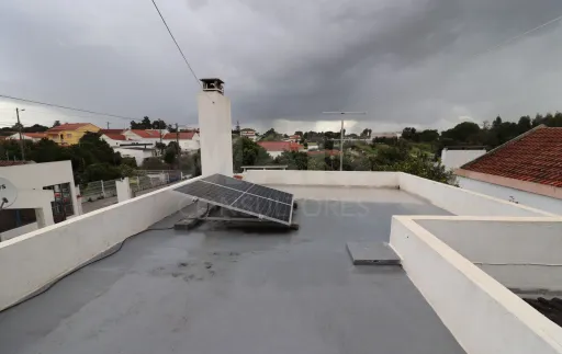 Moradia Térrea T2+1 com Garagem, sótão e terreno com 500 m2 em Vale Mansos, Coruche