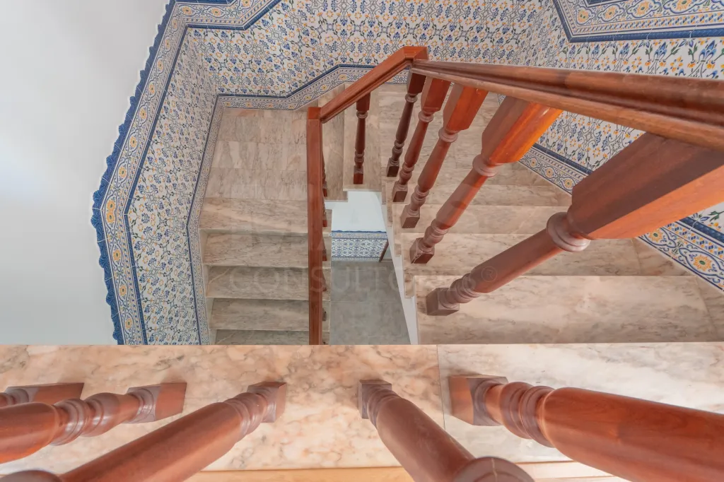 Oportunidade no Porto Alto, moradia T4+1 com 204m2 e logradouro.