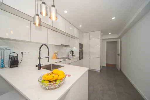 Apartamento T2 Remodelado em Massamá