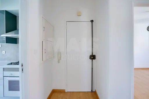 T2 Remodelado na Ramada | 3 Frentes | Excelente Luz Natural