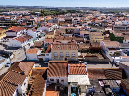 1 Bedroom Apartment with Backyard in Ferrel - Excellent Investment Opportunity