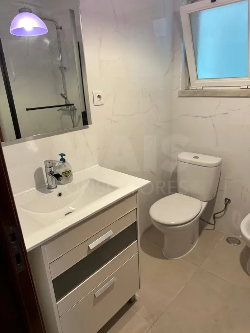 T2 com Cozinha Equipada e Varanda junto ao Metro de Odivelas