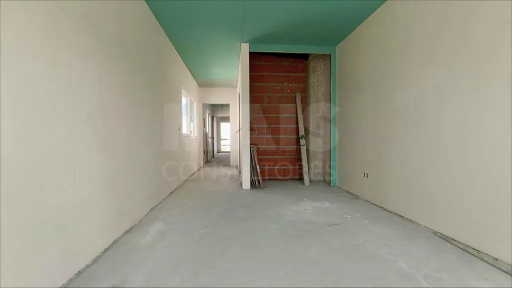 Moradia T4 c/ 1 Master Suite + 2 Suites, Jardim & Parqueamento !