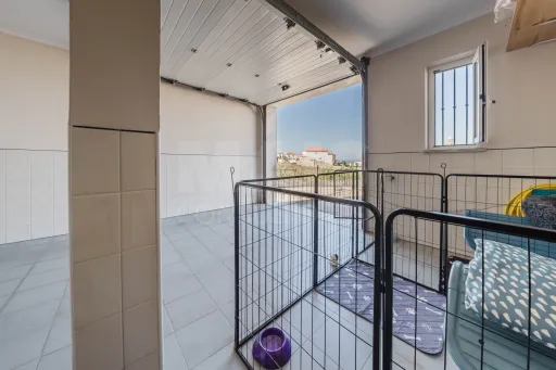 Moradia T4 c/ Logradouro, Garagem e Vista Mar!