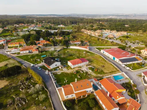 Terreno Urbano com 1980m2, Construção Moradia até 300m2