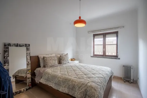 Prédio Multifamiliar em Alcabideche: Excelente Oportunidade de Investimento Próximo às Praias de Cascais
