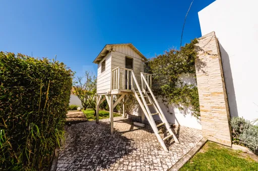 Moradia T5 em Lourinhã com Vista Mar, Piscina Aquecida e Jardim