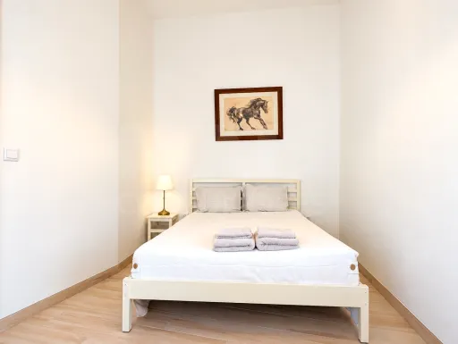 Moradia T2 mobilada e equipada com varanda | Seixal – Lourinhã