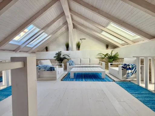 Moradia única no coração histórico de Peniche — venha conhecê-la ao vivo