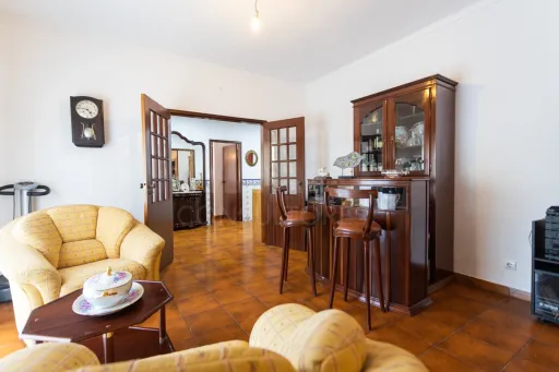 Moradia Térrea V3 com terreno urbano de 3780m2 no Alentejo