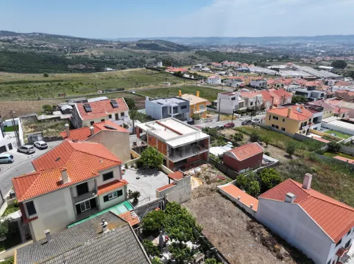 Moradia T4 c/ Suite, Jardim, Piscina & Parqueamento!