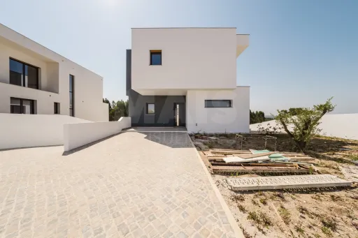 3+1 Bedroom House with Pool and Garage, Caldas da Rainha