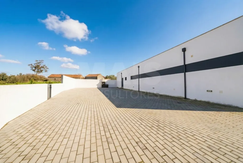 Moradia T3 Térrea Moderna em terreno c/ 2.610m2