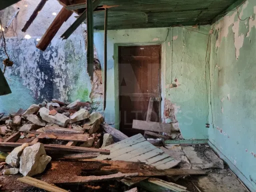 Moradia em ruinas, em Barreirinhas, ALCANEDE