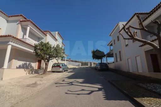 Moradia T4  Condomínio Fechado do Juncalinho