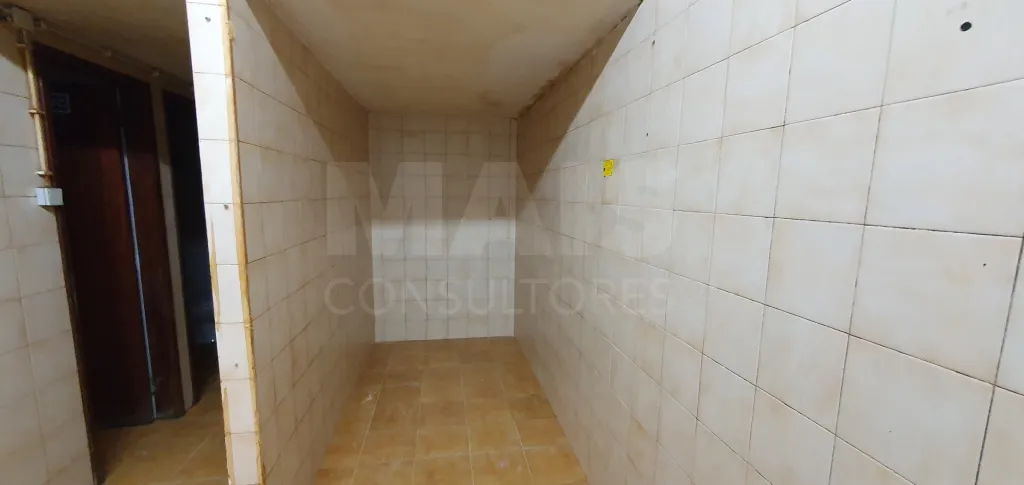 Um espaço. Diferentes caminhos. | 123 M² NO CENTRO DA BENEDITA