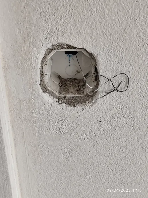 Moradia T1 Parcialmente Remodelada no casal das Andorinhas - Dois Portos