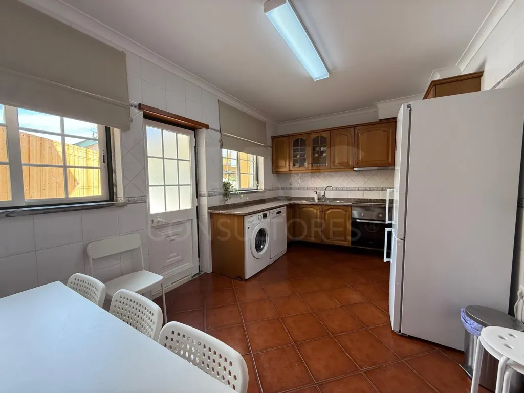 Fully furnished and equipped 3-bedroom apartment