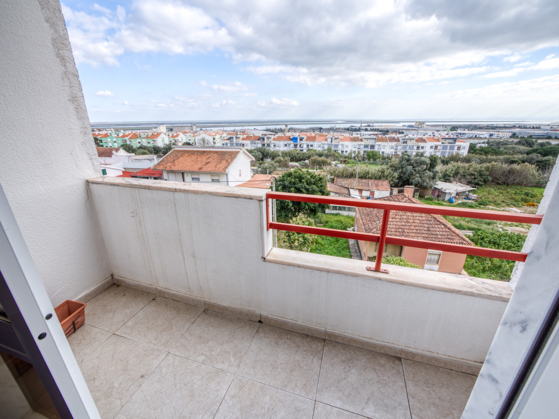 Fantástico apartamento T3 Remodelado com vista Rio no Sobralinho