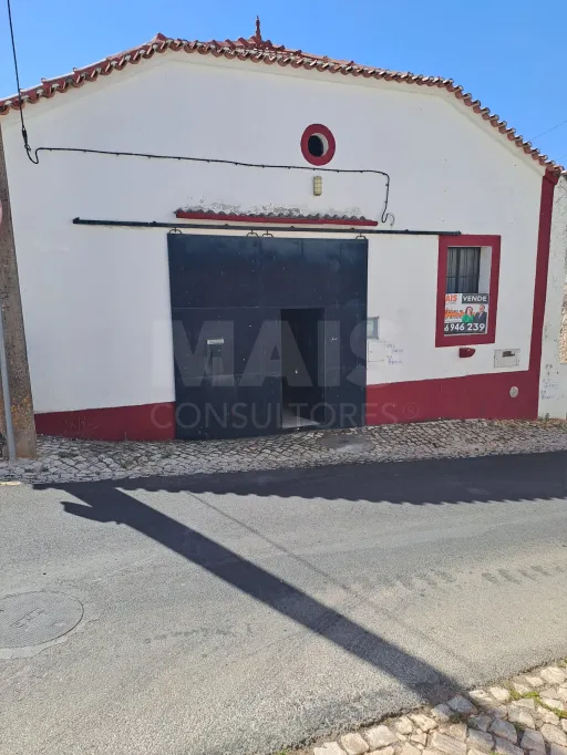 Excellent Investment Opportunity in Pocariça - Alenquer