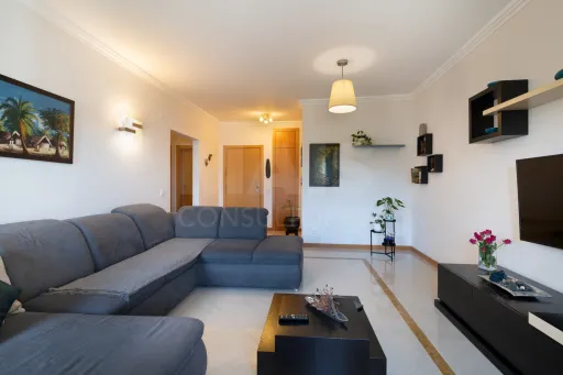 Andar de Moradia T4 com Terraço em Agualva-Cacém