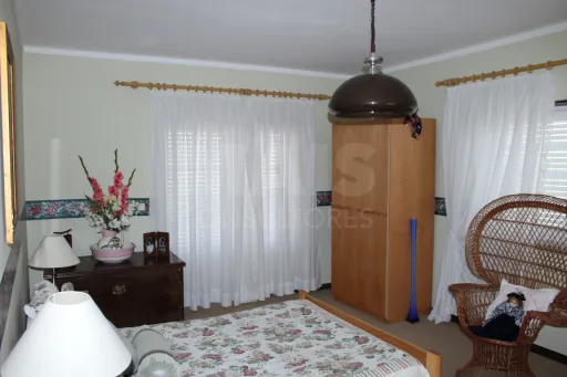 Moradia com 3 Apartamentos Independentes | Ideal AL | Perto da Praia da Areia Branca