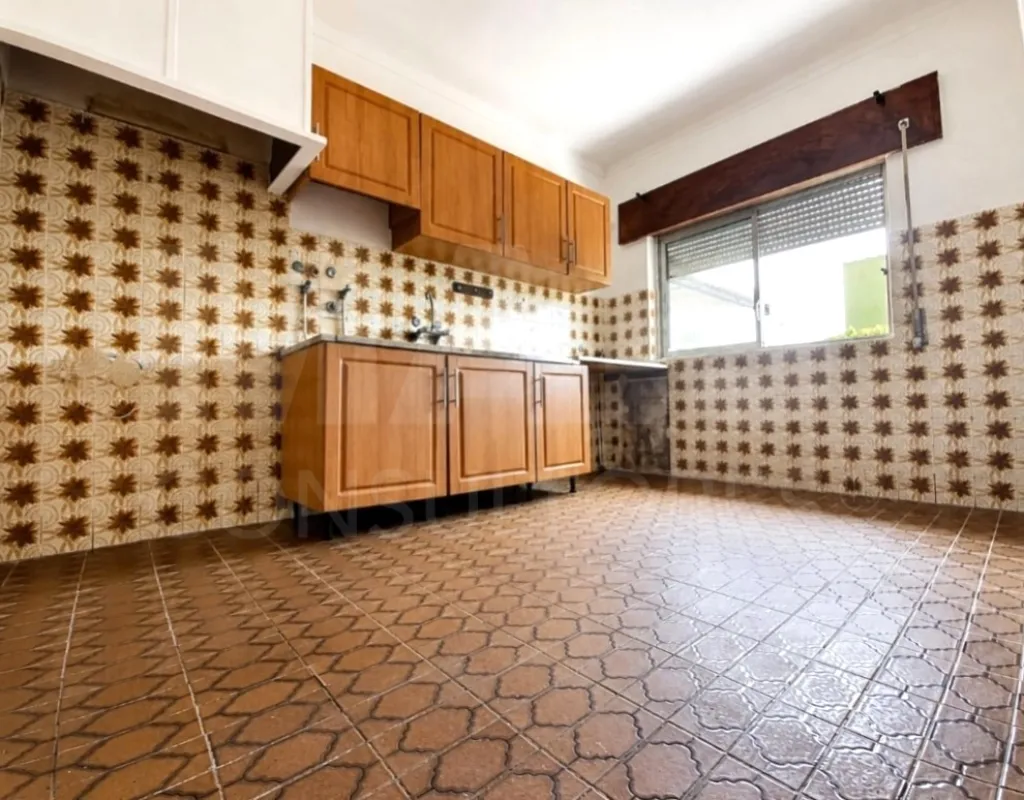 Moradia Bi Familiar inserida num lote de Terreno 1785 m2 em Canha