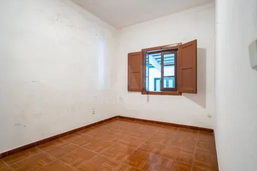 Moradia Térrea T2 para remodelar em Coruche-Vale Mansos