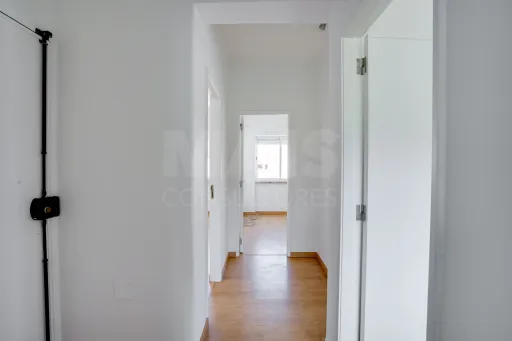 T2 Remodelado na Ramada | 3 Frentes | Excelente Luz Natural