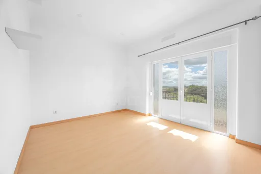 Moradia T6 Remodelada com Vista para a Serra de Montejunto