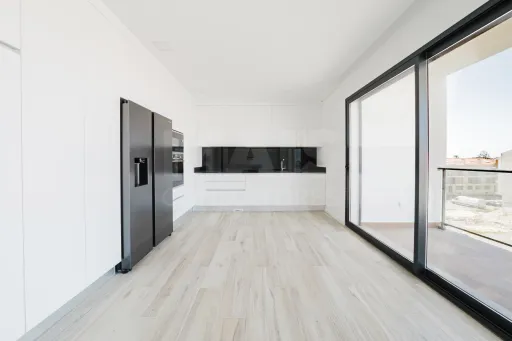 Apartamento T3 a 200 metros da Praia da Consolação