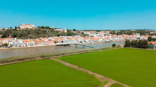 Apartamento T1 com 125 m², Frente ao Centro Náutico, em Alcácer do Sal