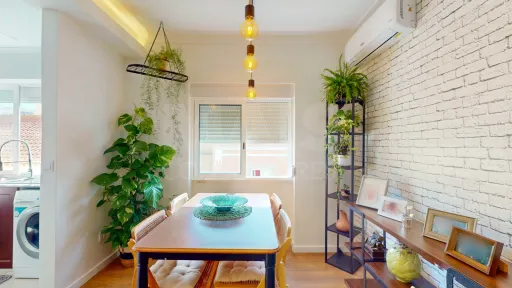 T3 Remodelado com Duas Suítes com Jardim e Miradouro à Porta – Almada