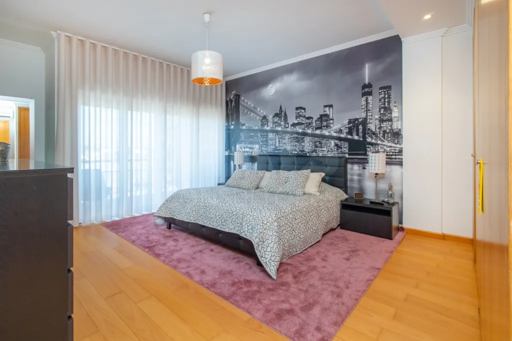 Moradia T3 totalmente remodelada no Condomínio Villas de Samorena em Samora Correia