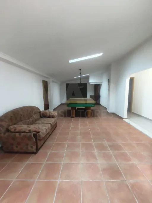 Propriedade com Piscina e Instalações Equestres – Um Refúgio Tranquilo com Potencial de Expansão