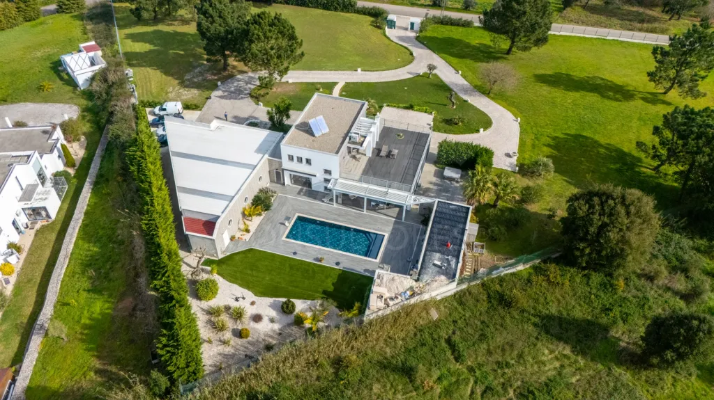 Moradia T4 de luxo no Barrocalvo, Carvalhal, Bombarral