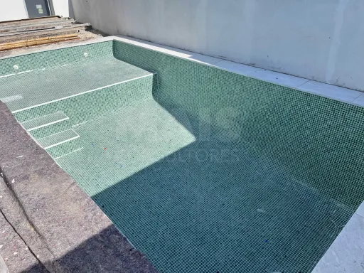 Exclusiva Moradia Térrea T3+1 com Piscina | Arquitetura Contemporânea | Excelentes Áreas