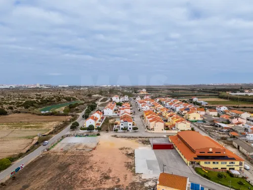 Moradia T3 no Casal Moinho – a 5 minutos a pé da Praia dos Supertubos!