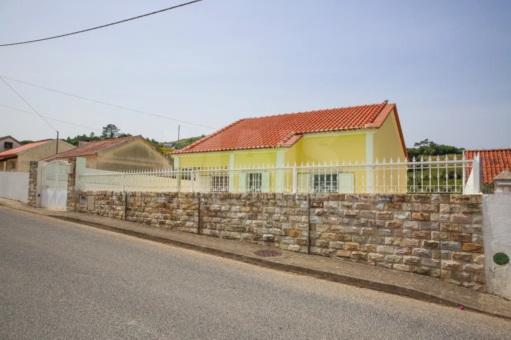 Moradia T2, em Sapataria, Sobral de Monte Agraço