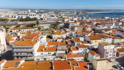 Prédio no Centro de Peniche!