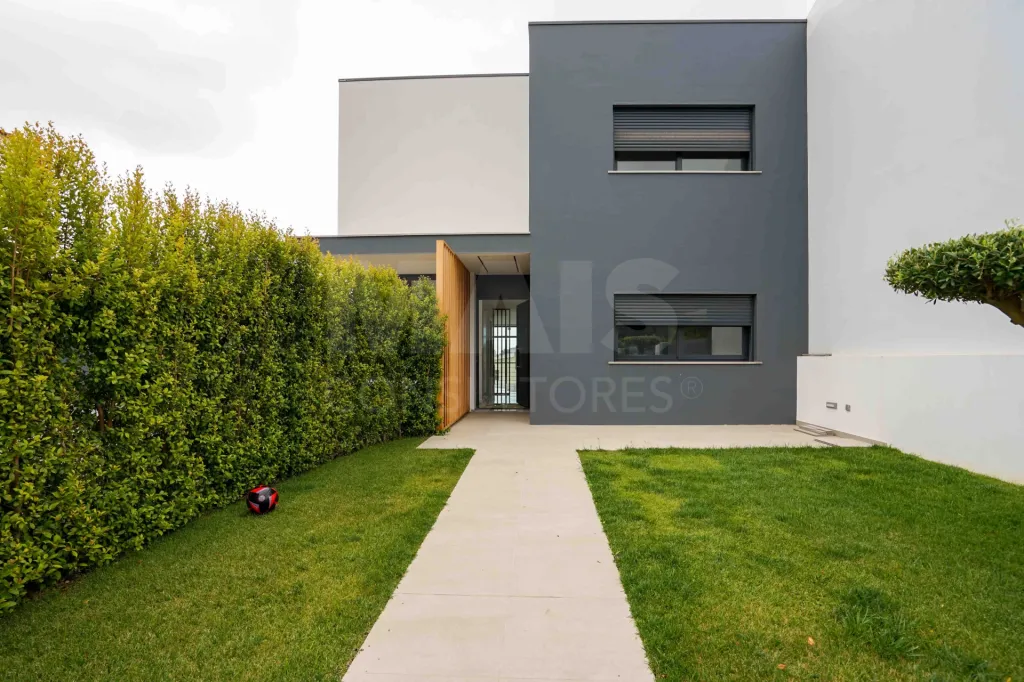 4 bedroom villa in Estoril
