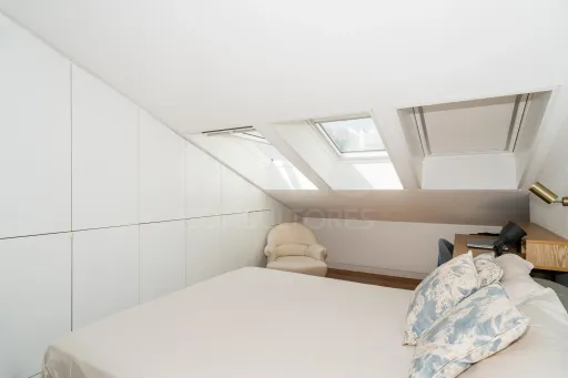 T4 Duplex de Luxo com Piscina – Avenidas Novas, Lisboa