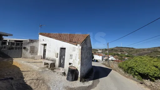 House for restoration in Chã- Sobral de Monte Agraço
