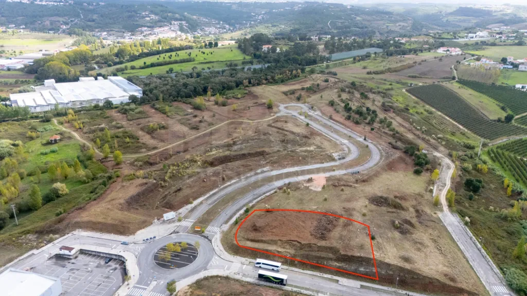 Nova Alcobaça- Lote de terreno para construção de prédio