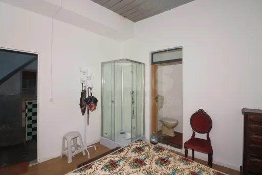 Moradia T3 com Potencial Comercial e Habitacional – Reabilitação em Pocariça / Alenquer