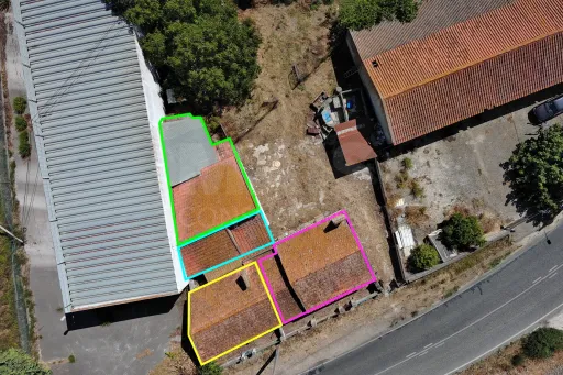 Oportunidade Única no Carregado – Terreno/Quintinha – Misto com 4 Moradias