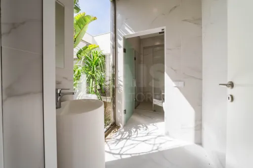 Moradia Contemporânea de Luxo com Vista Barragem, Piscina e 3.000m² Urbanos | Peniche