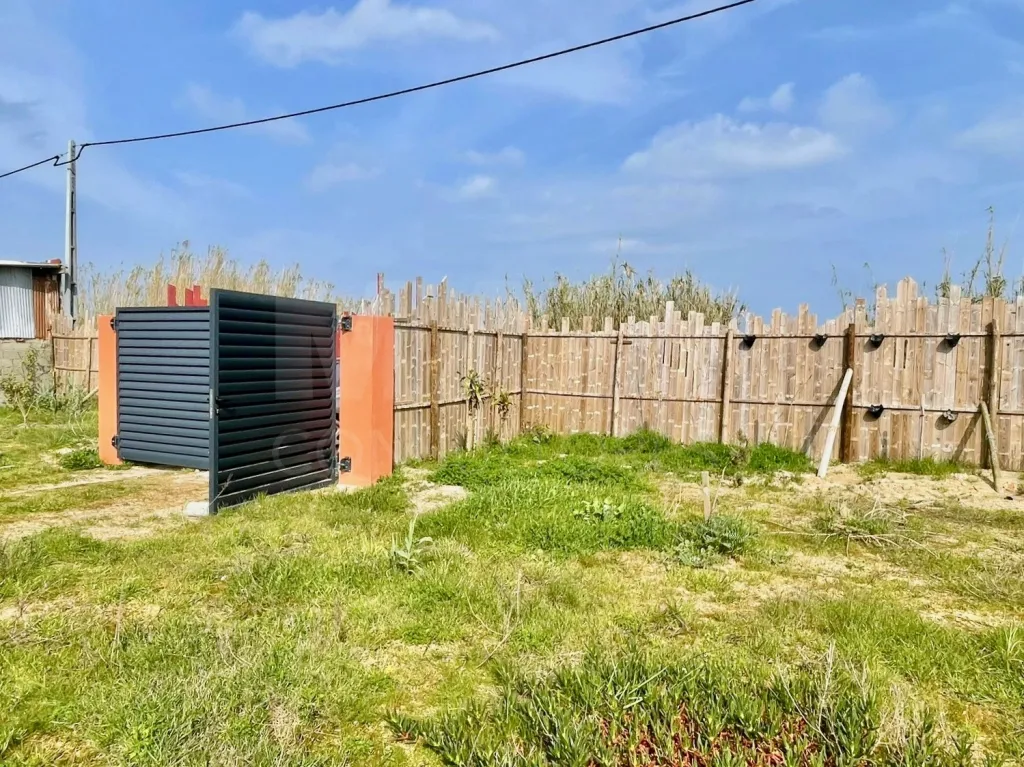 Terreno rústico | 2 acessos | 500m da Praia da Almagreira