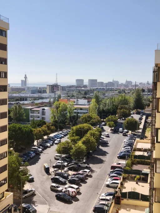 3 Bedrooms with River View | Sacavém | Garage and Closed Condominium